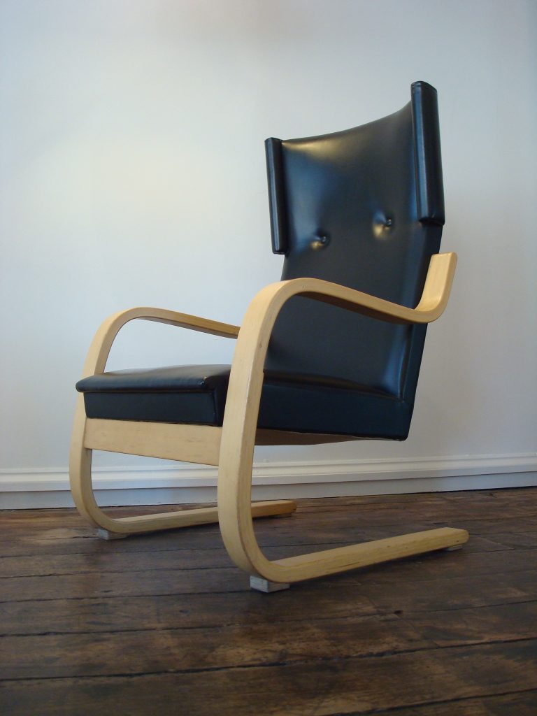 Model 401 Chair – Originally designed in 1932